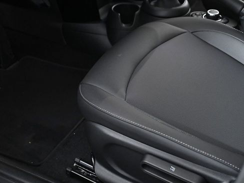 Certified 2023 MINI Cooper 4-Door Hardtop image 19