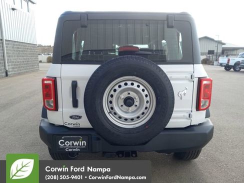 New 2025 Ford Bronco 4-Door image 4