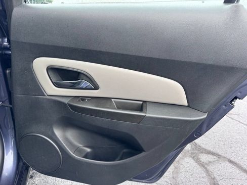 Used 2013 Chevrolet Cruze LS FWD image 20