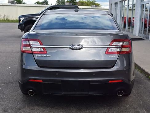 Used 2017 Ford Taurus SEL FWD image 9