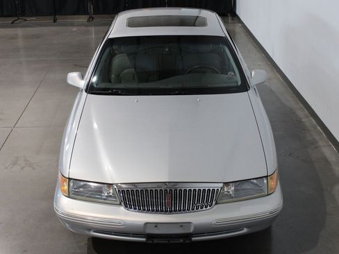 Used 1996 Lincoln Continental image 5