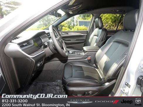 New 2025 Jeep Grand Cherokee Limited AWD/4WD image 10