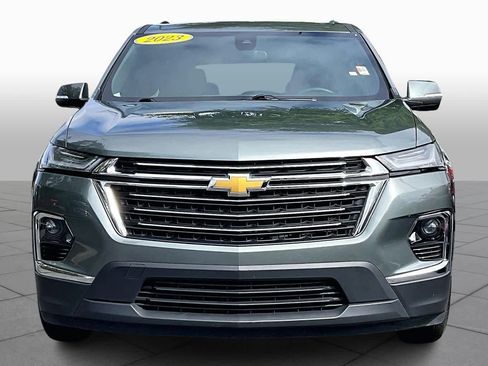 Used 2023 Chevrolet Traverse LT FWD image 4