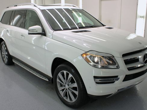 Used 2016 Mercedes-Benz GL 450 4MATIC w/ Premium I Package image 11