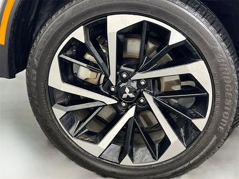 Used 2024 Mitsubishi Outlander SE image 29