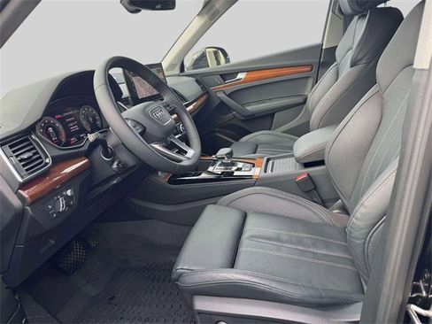 Used 2023 Audi Q5 2.0T Prestige w/ Prestige Package image 16