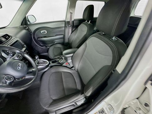 Used 2018 Kia Soul + FWD image 13