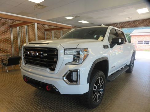 Used 2021 GMC Sierra 1500 AT4 w/ AT4 Value Package AWD/4WD image 1