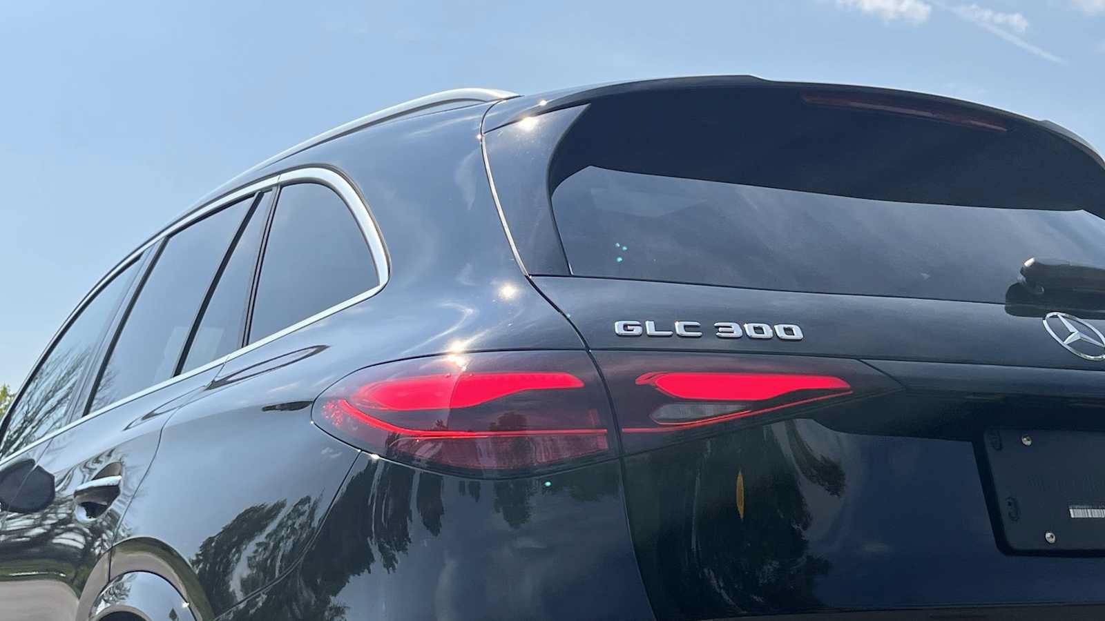 Used 2027 Mercedes-Benz GLC 300 4MATIC image 17