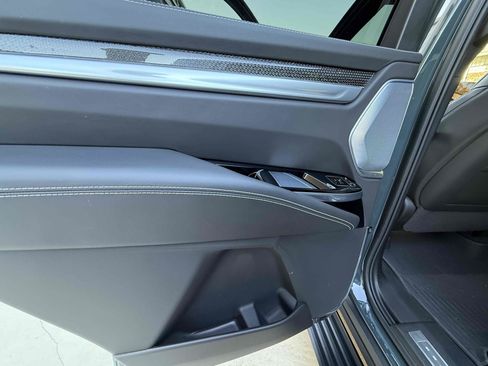 Used 2025 Cadillac Escalade V w/ LPO, ONYX Package image 66