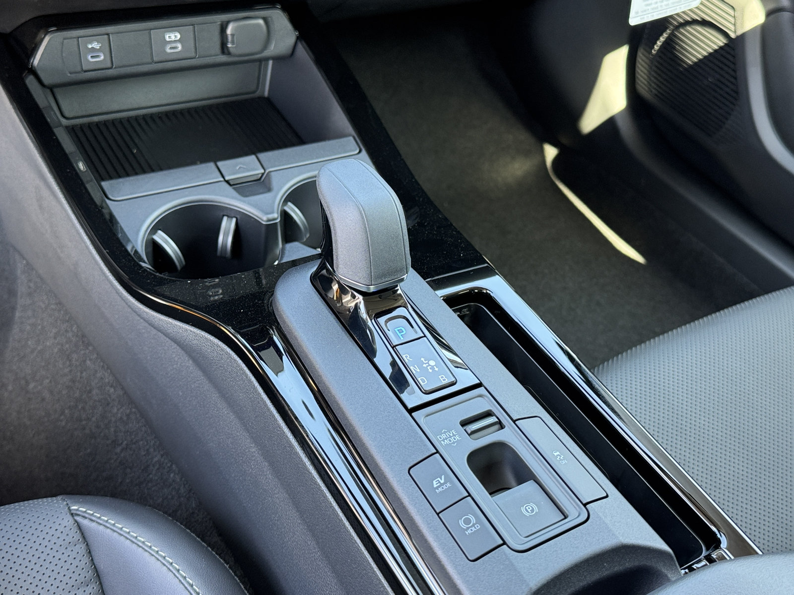 New 2027 Toyota Prius FWD image 19
