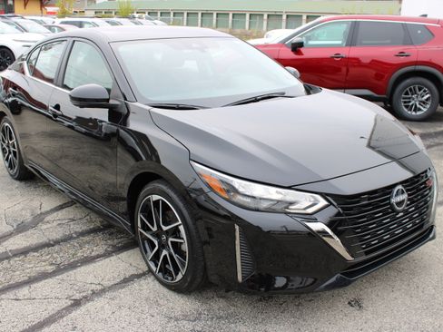 Certified 2024 Nissan Sentra SR w/ SR Premium Package image 8