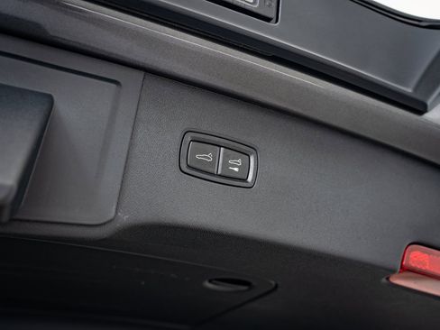 Used 2024 Porsche Cayenne image 19