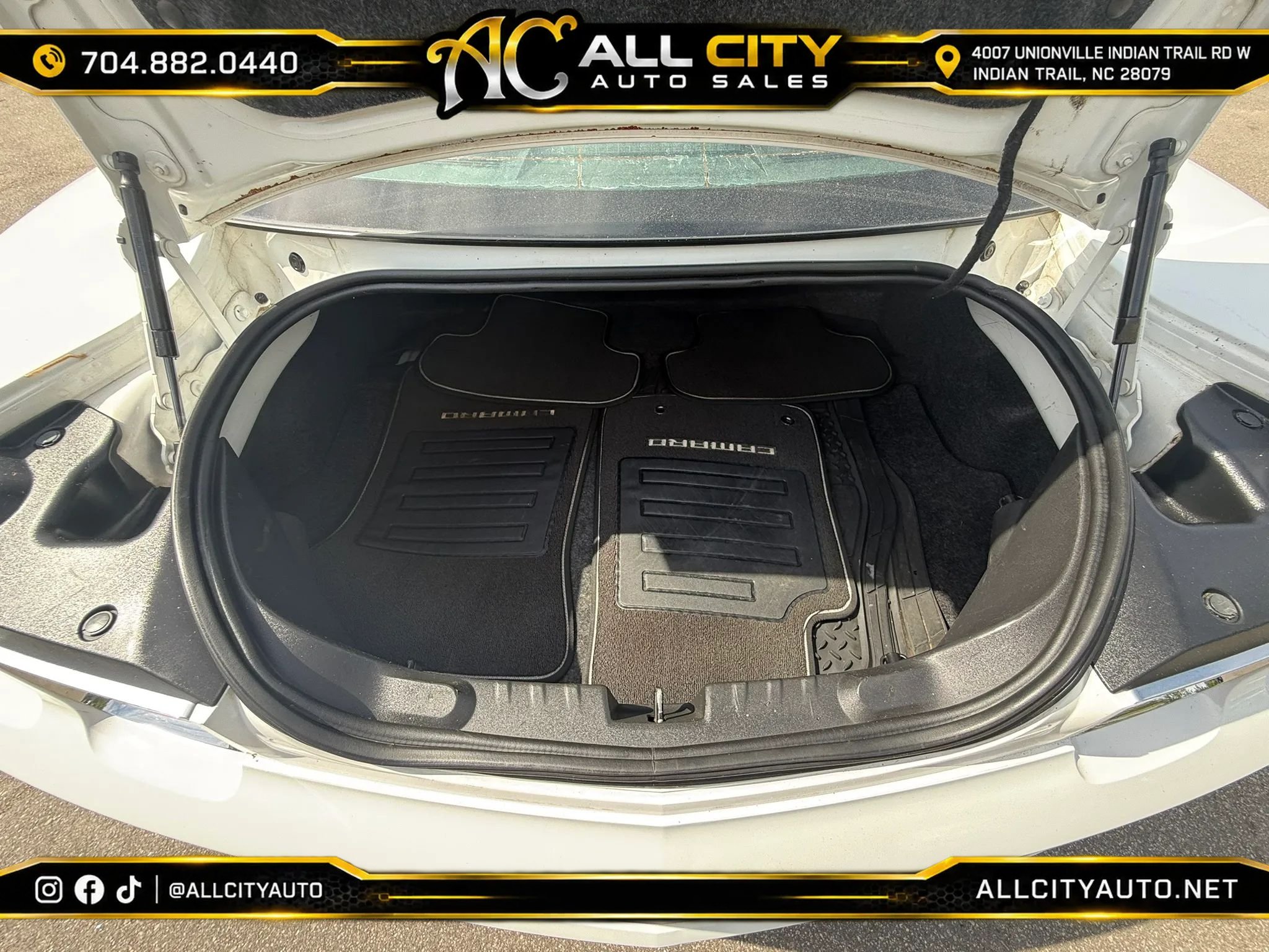 Used 2013 Chevrolet Camaro LT RWD image 37