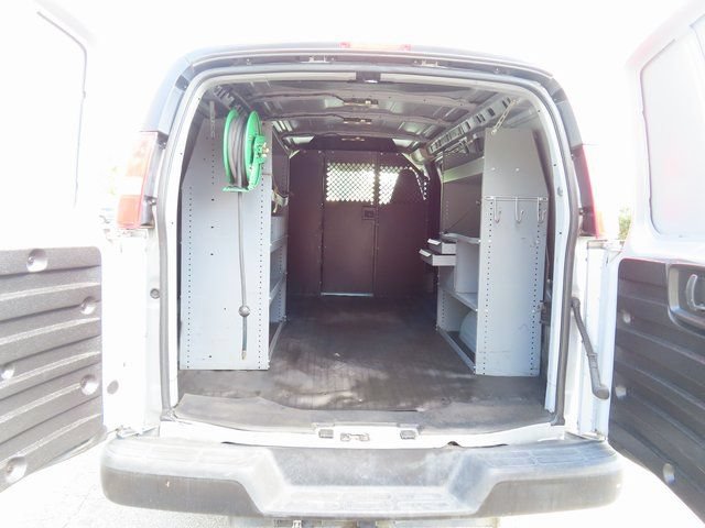 Used 2017 Chevrolet Express 2500 RWD image 28