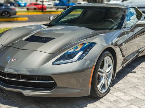 Used 2016 Chevrolet Corvette Stingray Coupe RWD image 4