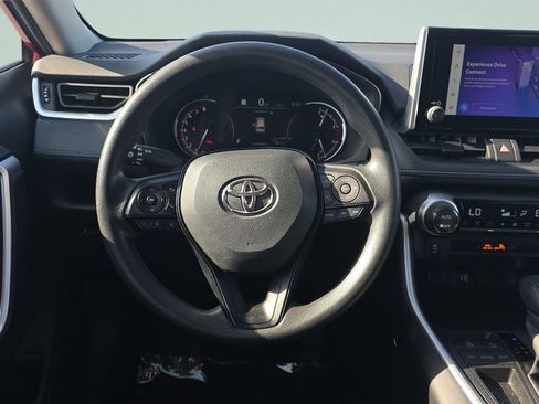 Used 2025 Toyota RAV4 XLE FWD image 12