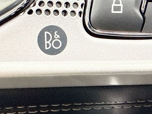 Used 2022 Ford Explorer Limited w/ Equipment Group 301A image 21