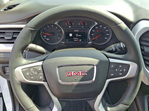 Used 2023 GMC Acadia SLT w/ Preferred Package AWD/4WD image 16