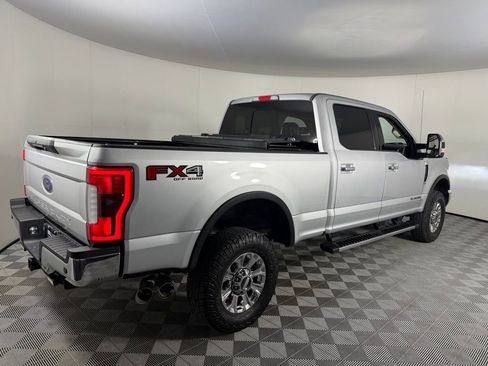 Used 2017 Ford F250 Lariat w/ Lariat Ultimate Package image 5