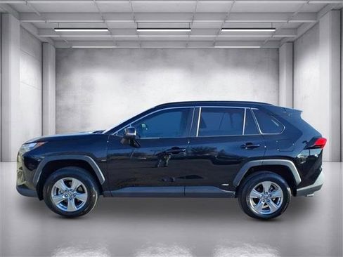 Used 2022 Toyota RAV4 XLE image 6