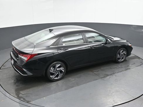 New 2026 Hyundai Elantra Limited FWD image 30