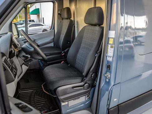 Used 2018 Mercedes-Benz Sprinter 2500 image 35