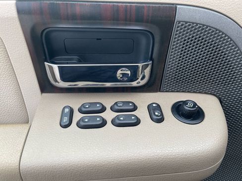 Used 2006 Lincoln Mark LT 4x4 image 30