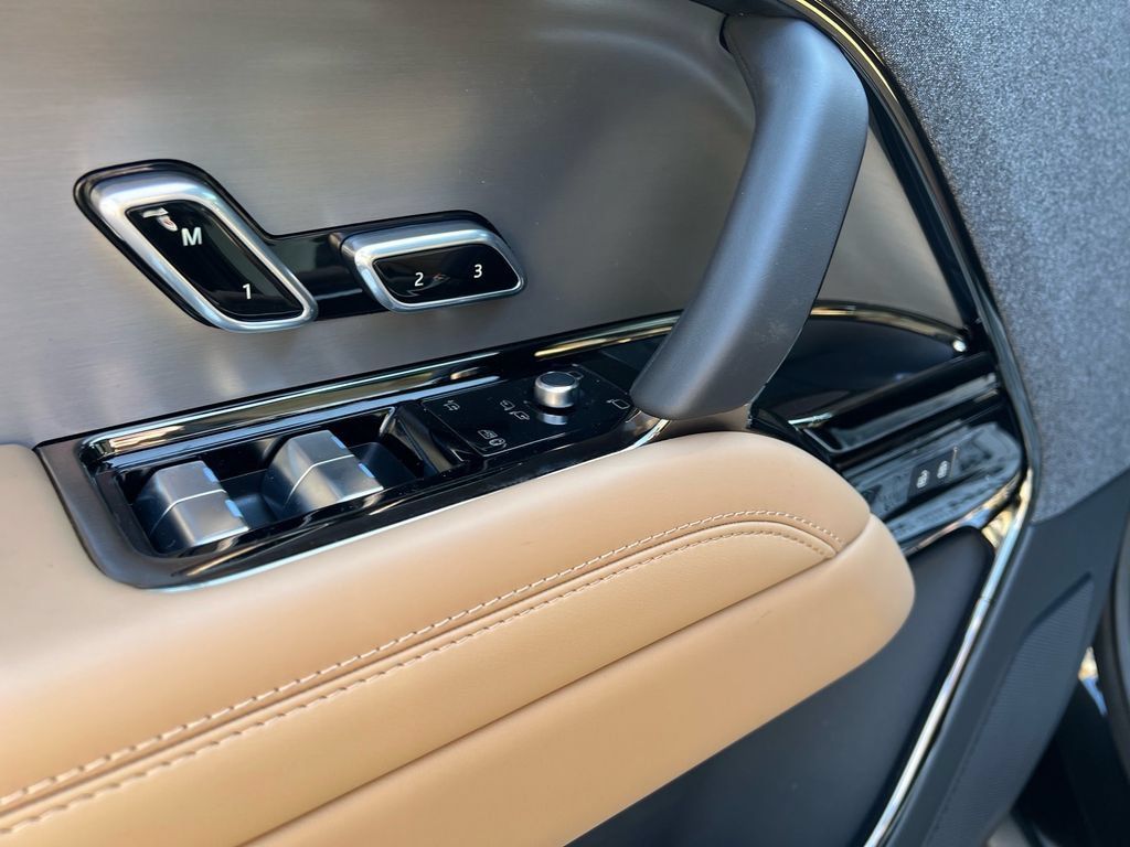 New 2026 Land Rover Range Rover Sport SE AWD/4WD image 10
