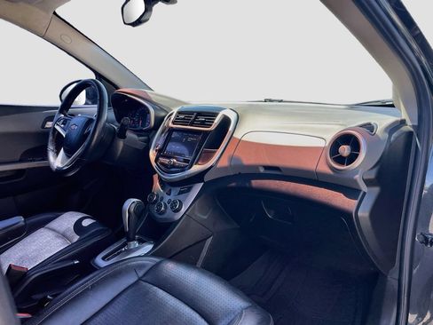 Used 2020 Chevrolet Sonic Premier FWD image 26