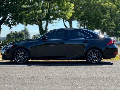 Used 2015 Lexus IS 250 AWD w/ Navigation System Package image 4