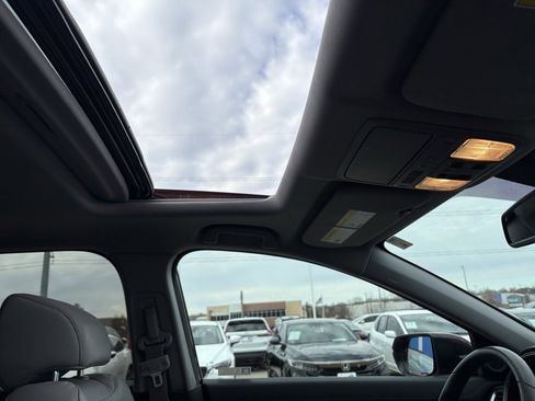 Used 2019 Honda CR-V Touring image 32