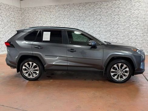 Used 2021 Toyota RAV4 XLE Premium FWD image 6