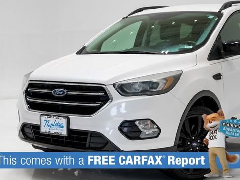 Used 2017 Ford Escape SE w/ SE Sport Appearance Package AWD/4WD image 2
