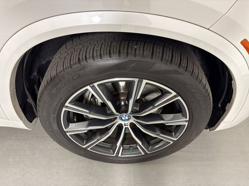 Used 2022 BMW X5 xDrive45e w/ M Sport Package image 11