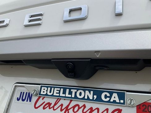 Used 2024 Ford Expedition XLT RWD image 23