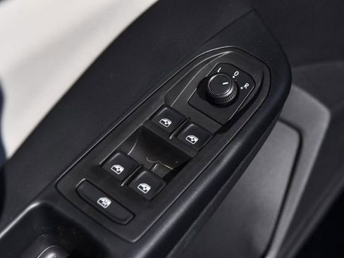 New 2026 Volkswagen Taos S image 8