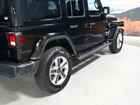 Used 2020 Jeep Wrangler Unlimited Sahara image 8