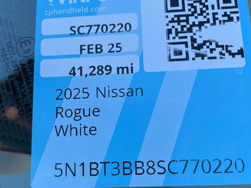 Used 2025 Nissan Rogue SV image 27