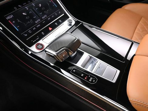 Used 2023 Audi S8 w/ S8 Comfort Plus Package AWD/4WD image 41