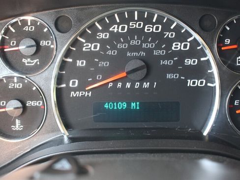 Used 2016 Chevrolet Express 3500 LT w/ LT Preferred Equipment Group RWD image 28