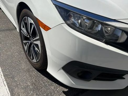 Used 2018 Honda Civic EX-L image 3