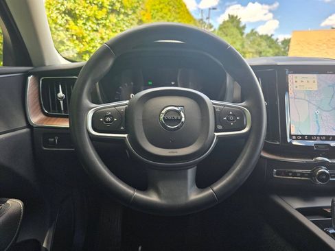 Used 2022 Volvo XC60 B5 Momentum w/ Climate Package AWD/4WD image 20