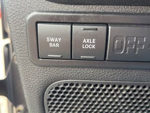 Used 2016 Jeep Wrangler Unlimited Rubicon w/ Connectivity Group AWD/4WD image 12