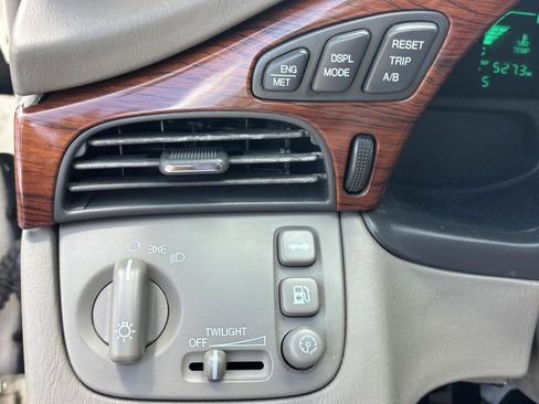 Used 2002 Cadillac De Ville Sedan w/ Comfort/Convenience Pkg image 23