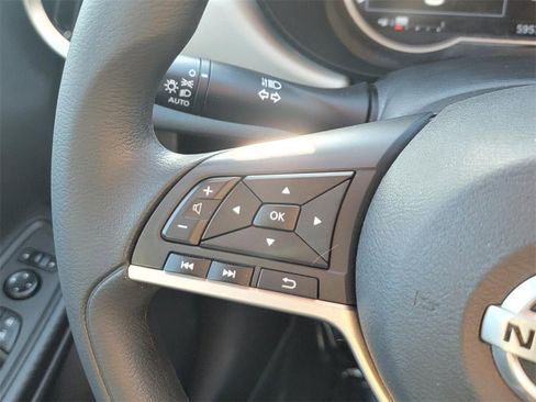 Certified 2021 Nissan Versa SV image 18