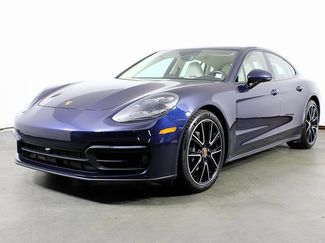 Certified 2022 Porsche Panamera 4 image 1