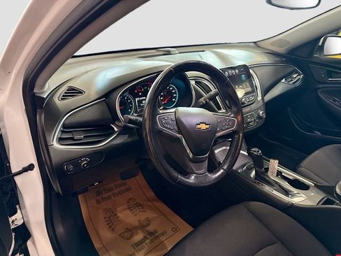 Used 2018 Chevrolet Malibu LT image 10