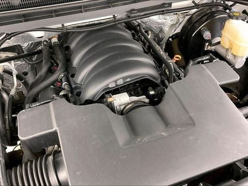 Used 2017 Chevrolet Silverado 1500 LT w/ All Star Edition AWD/4WD image 29