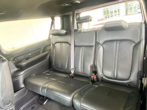 Used 2025 Jeep Wagoneer L Series II AWD/4WD image 20